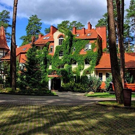 Marina Szalonego Greka Old Hotel Borne Sulinowo Exterior foto